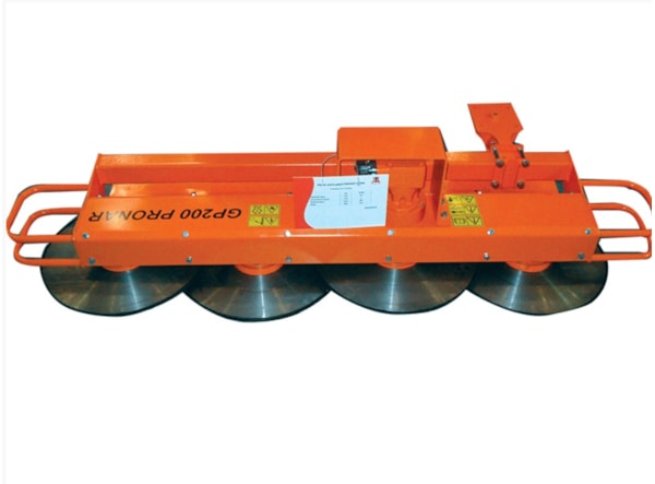 Curatator crengi Pronar GP200 - 4 discuri  de vanzare